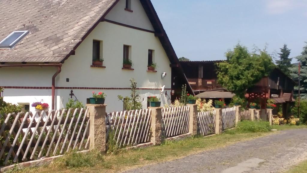 Hotel U Tri Kocek Jablonné v Podještědí Zewnętrze zdjęcie